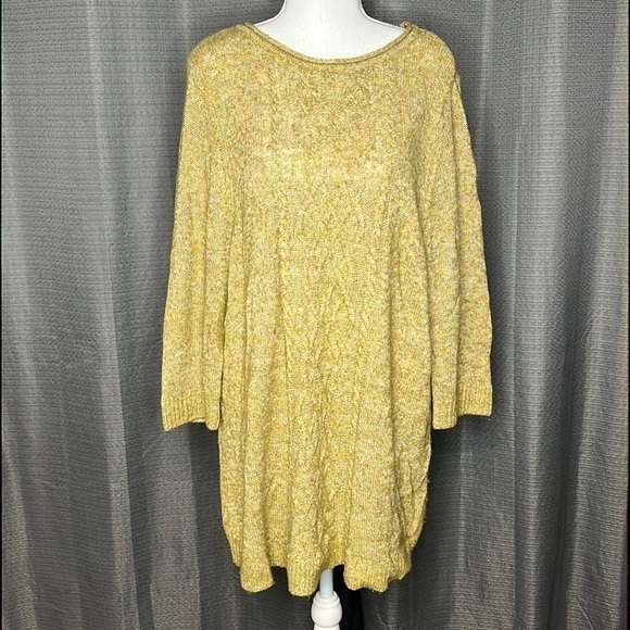 CJ BANKS 1X MUSTARD GREEN LONG SLEEVED KNIT SWEATER - Picture 1 of 6